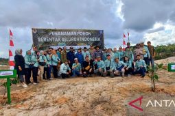 BPDASHL Baturusa Cerucuk tanam 3.750 batang bibit pohon serentak bersama UPT KLHK