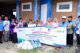 Peringati Hari Kesetiakawanan Sosial Nasional (HKSN) Bersama Pemerintah Daerah, Srikandi PLN Salurkan Paket Gizi Untuk Anak Stunting