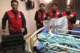 Tim PMI distribusikan kursi roda dan kruk untuk warga Gaza yang jadi korban  konflik