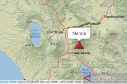 Marapi Sumbar erupsi kembali diiringi dentuman keras