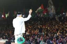 Ganjar dan Atikoh ikuti istigasah bareng puluhan ribu warga di Semarang