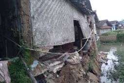 BPBD: Cuaca buruk picu tanah longsor di sejumlah wilayah Sukabumi