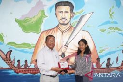 Mahasiswa Unpatti Ambon juara lomba karya tulis nasional dapat penghargaan