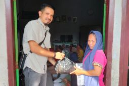 PNM salurkan 600 paket sembako ke korban banjir di Bungo