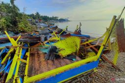 Sejumlah gazebo di kawasan wisata Botutonuo dibongkar paksa pemilik tanah