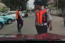 Dishub DKI akui ada insiden petugas naik kap mobil