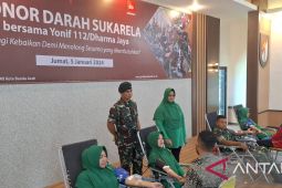 Yonif 112 Dharma jaya kumpulkan 100 kantong darah