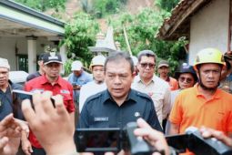 Pj Bupati Purwakarta ajak warga Gunung Anaga mengungsi