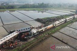 KAI sampaikan maaf ke pelanggan atas kecelakaan KA di Bandung