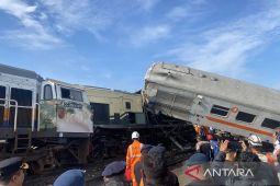 KA Turangga dan CL Bandung Raya usai kecelakaan berhasil dievakuasi