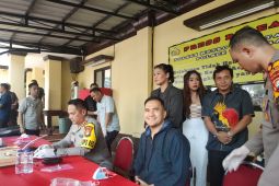 Saipul Jamil akui tidak melihat asistennya buang barang bukti