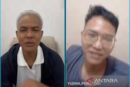 Ganjar gunakan "live" TikTok tanya kesehatan mental kepada anak muda