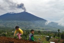 Gunung Marapi meletus lagi keluarkan dentuman keras