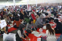 KPU Cianjur libatkan 1.200 orang untuk sortir dan lipat surat suara