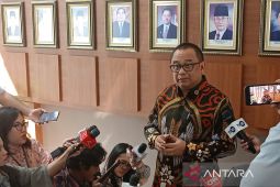 Stafsus: sikap politik Maruarar Sirait jangan dihubungkan dengan presiden