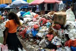 Pemkot Ambon berikan sanksi pemilik toko buang sampah sembarangan