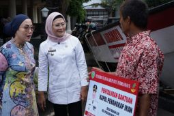 Pemkab Indramayu salurkan bantuan pemberdayaan sosial
