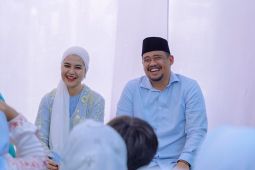 Adem! kemesraan Bobby dan Kahiyang di momen pengajian