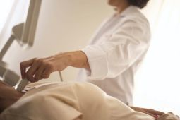 Dokter ungkap cara atasi pertumbuhan abnormal pada kelenjar tiroid