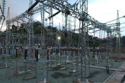 Sepanjang 2023 PLN pasang jaringan transmisi 209 km lebih
