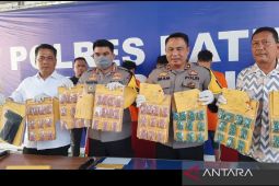 Polres Batu Bara ungkap peredaraan 6.960 butir pil ekstasi dari tiga remaja