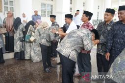 Pemkab Nagan Raya berangkatkan delapan juara MTQ pergi umrah
