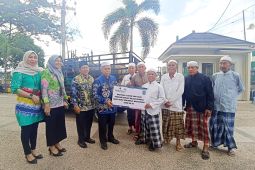 Pemkab Banjar-Bank Kalsel salurkan bantuan sapi bagi jamaah Guru Sekumpul