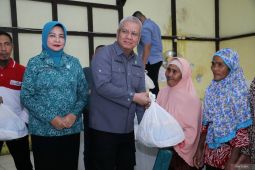 Harisson salurkan bantuan Presiden untuk masyarakat Kalbar