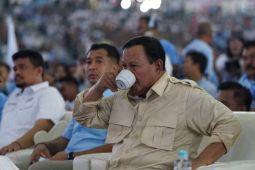 Minum kopi dengan tangan kanan, Prabowo pemimpin kedepankan etika