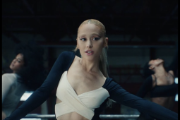 Ariana Grande minta fans berhenti membenci "orang di kehidupannya"