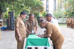 Fasilitasi tempat wisata, Pemkot Ambon serahkan aset dive center ke pemerintah negeri Hukurilla