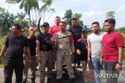 Satpol PP Lhokseumawe tangkap lima remaja diduga pelaku begal, sita samurai