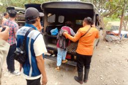 Petugas selamatkan ODGJ tercebur di laut Suramadu