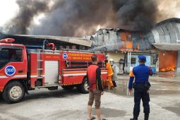 Pabrik produksi batu apung di Cikande Serang terbakar