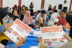 KPU Kuningan tuntaskan kegiatan sortir-lipat 4,5 juta lembar surat suara