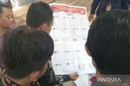 KPU Kota Cirebon selesaikan kegiatan sortir-lipat 1,2 juta surat suara pemilu