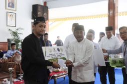 Pemkot Binjai serahkan bantuan kepada 785 guru mengaji