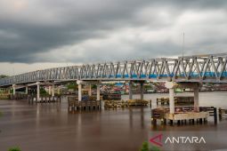 Pembangunan duplikasi Jembatan Kapuas I sudah 99,8 persen