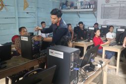 Anak usaha BUMN bantu  komputerisasi masyarakat Gunungsitoli