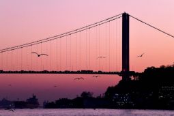 Turkiye tegaskan kapal perang tak boleh lewat Dardanella dan Bosphorus