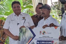 Menko Perekonomian serahkan  dana PSR Rp7,38 miliar di Sumut