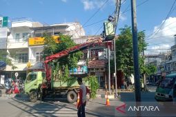 PUPR lakukan pemeliharaan lampu hias di perkotaan