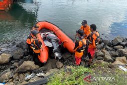 Basarnas Bengkulu cari warga hilang di Pantai Lentera Merah