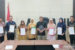 Aparatur Diskominfo Gorontalo Utara menandatangani perjanjian kinerja