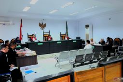 Mantan Bupati Bone Bolango bersaksi di sidang kasus korupsi PDAM