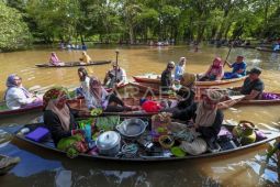 Wisata Pasar Apung saat banjir di Muaro Jambi