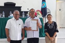 Deputi I KSP beri bantuan beasiswa doktor untuk UKIM