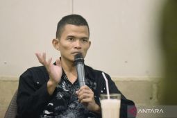 KPU Bangka Barat melakukan pengemasan logistik Pemilu 2024
