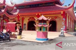 Etnis Tionghoa di Bangka bersihkan kelenteng siap menyambut Imlek