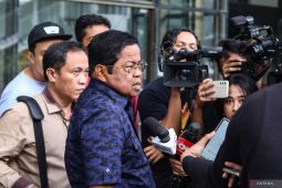Penuhi panggilan KPK, Idrus Marham ditanya soal posisinya di CLM